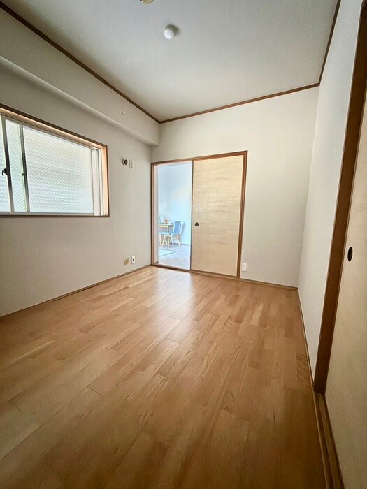 物件内観写真10　(居室)