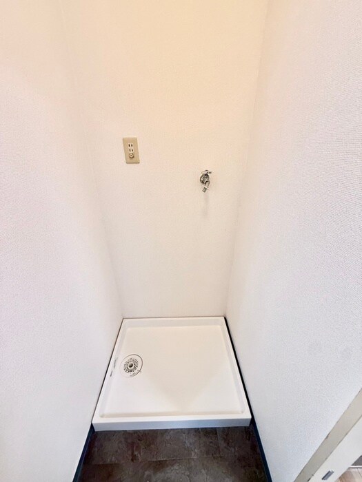 物件内観写真11　(洗濯機置場)