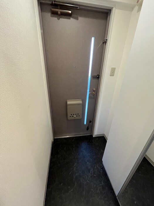 物件内観写真18　(玄関)