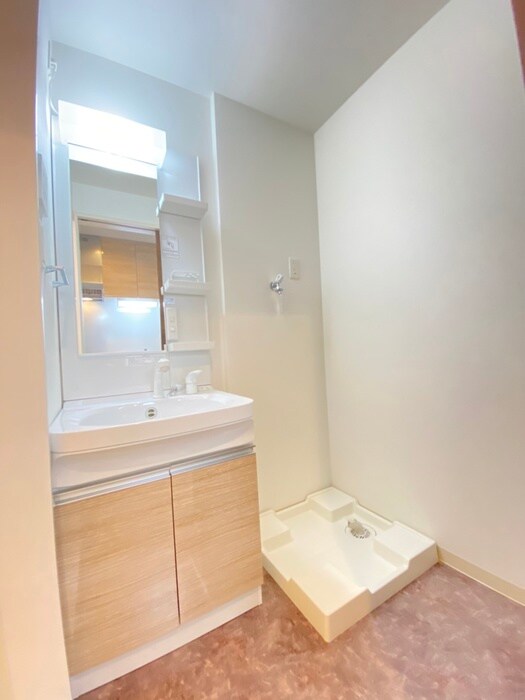 物件内観写真12　(洗濯機置場)