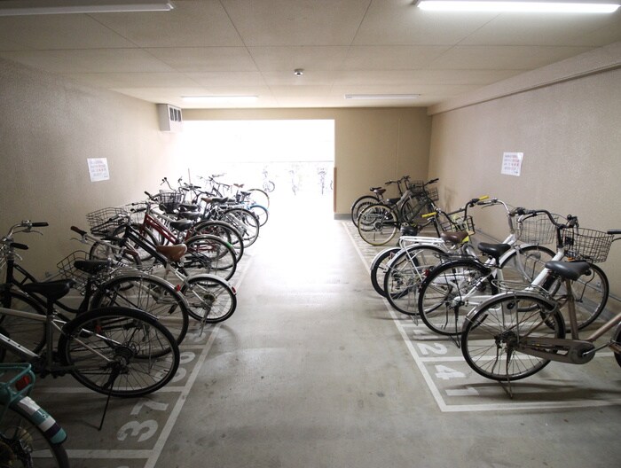 物件外観写真5　(駐輪場)