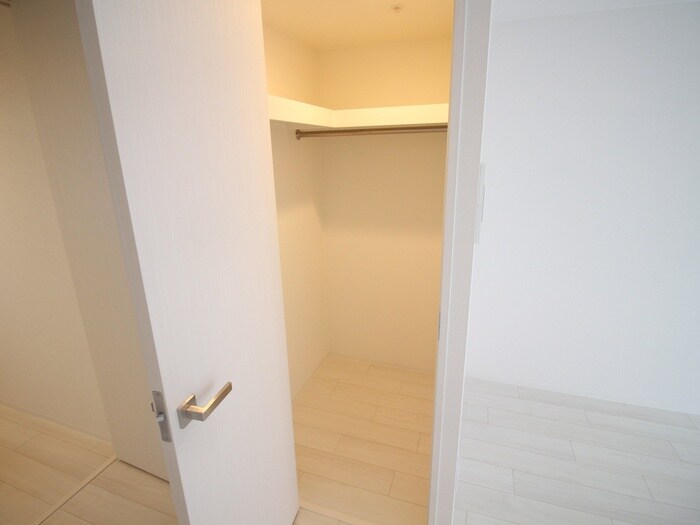 物件内観写真12　(収納)