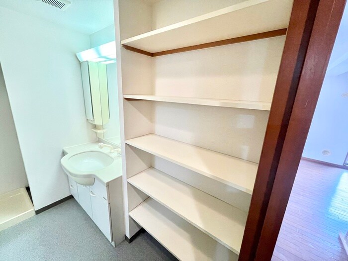 物件内観写真16　(収納)