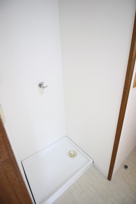 物件内観写真9　(洗濯機置場)