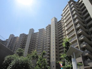 新千里桜ヶ丘ﾒｿﾞﾝｼﾃｨ参番館外観写真