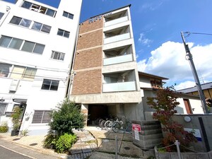 ラトゥール北白川外観写真