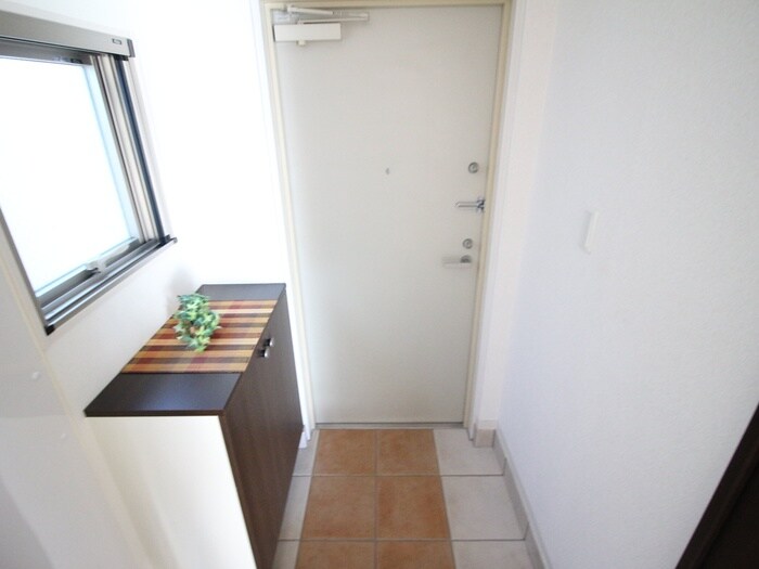 物件内観写真18　(玄関)