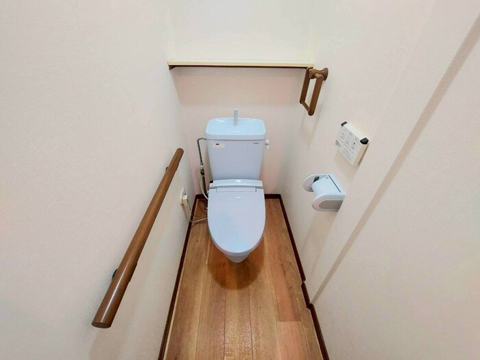 物件内観写真12　(トイレ)