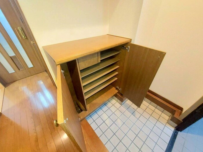 物件内観写真15　(靴箱)