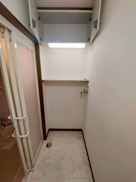 物件内観写真17　(洗濯機置場)