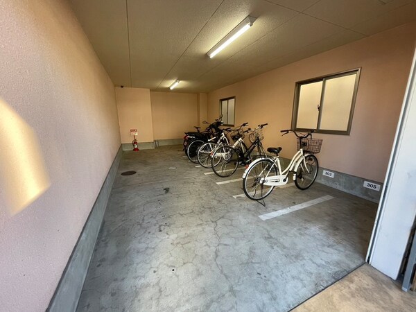 駐輪場