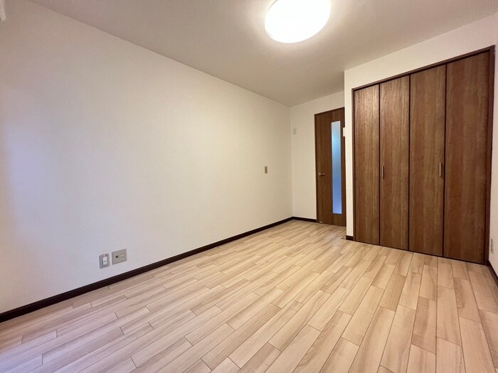 物件内観写真10　(居室)