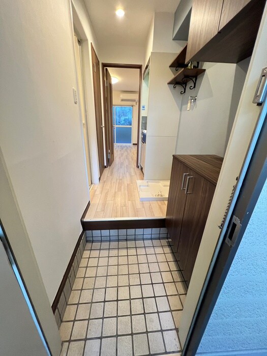 物件内観写真17　(玄関)