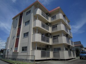前田マンション外観写真