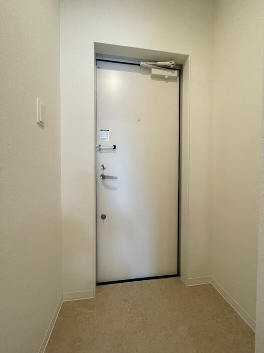 物件内観写真7　(玄関)