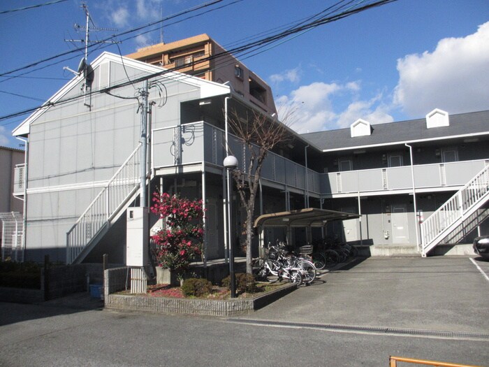 物件外観写真2　(エントランス部分)