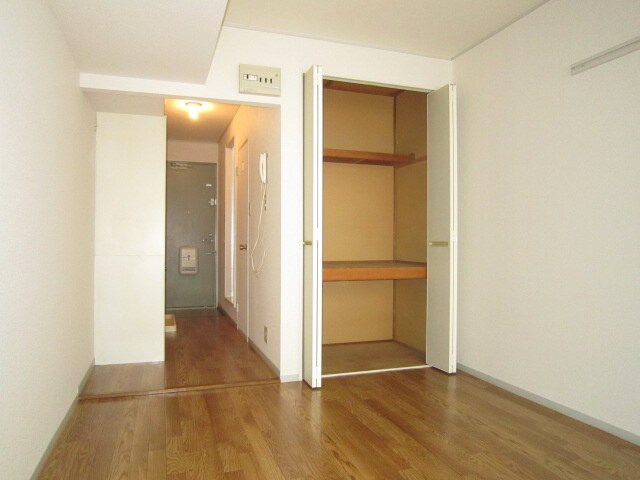 物件内観写真8　(室内からの展望)