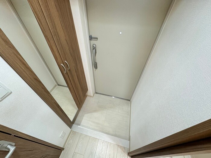 物件内観写真14　(玄関)