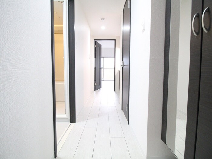 物件内観写真18　(廊下)