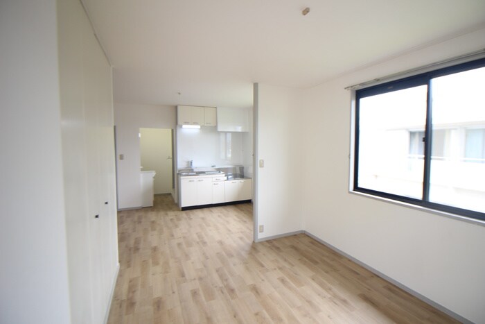 物件内観写真7　(玄関)