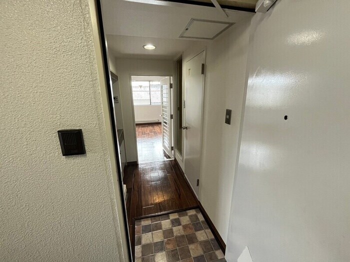 物件内観写真7　(玄関)