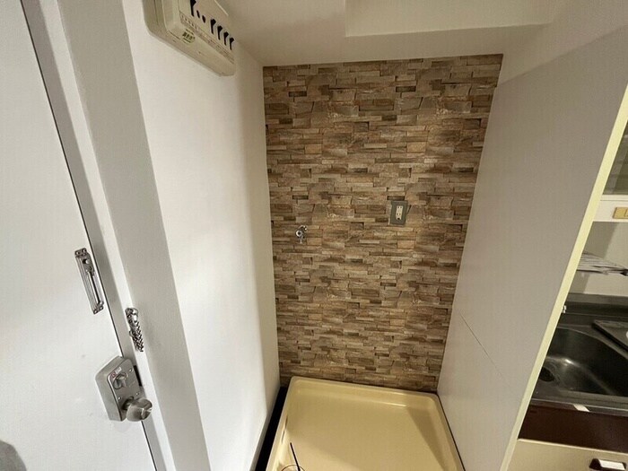 物件内観写真8　(洗濯機置場)