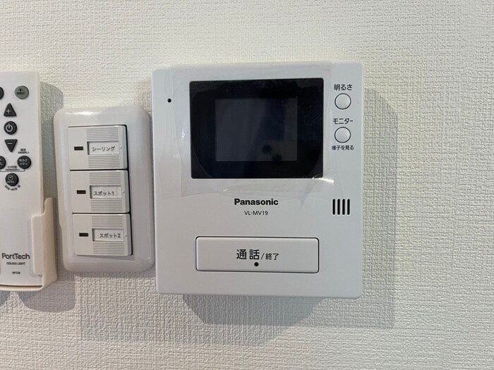 物件内観写真11　(廊下)