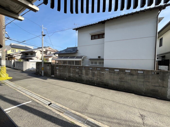 物件内観写真13　(室内からの展望)