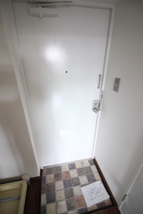 物件内観写真13　(玄関)