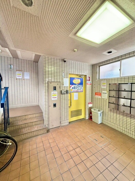 物件外観写真4　(エントランス部分)