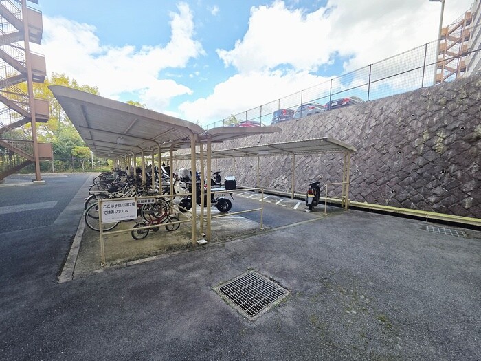 物件外観写真6　(駐輪場)