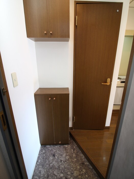 物件内観写真12　(玄関)