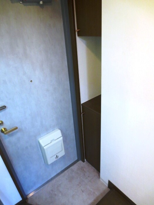 物件内観写真16　(玄関)