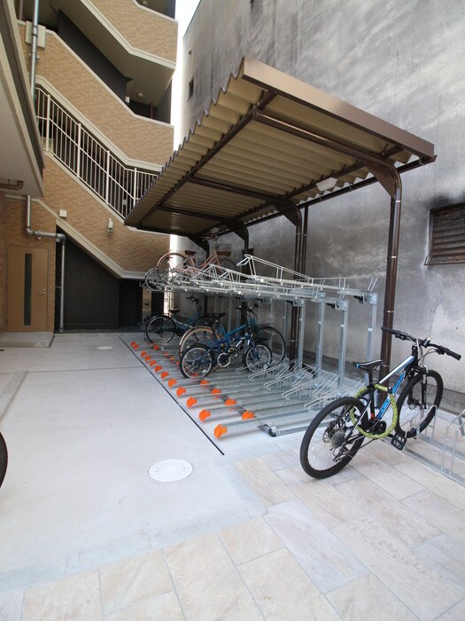 物件外観写真3　(駐輪場)