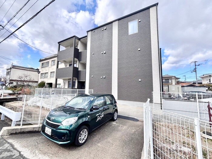 物件外観写真1　(外観写真)