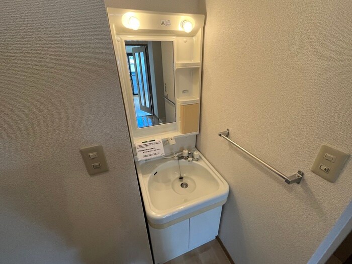 物件内観写真11　(洗面)