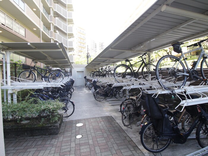 物件外観写真4　(駐輪場)