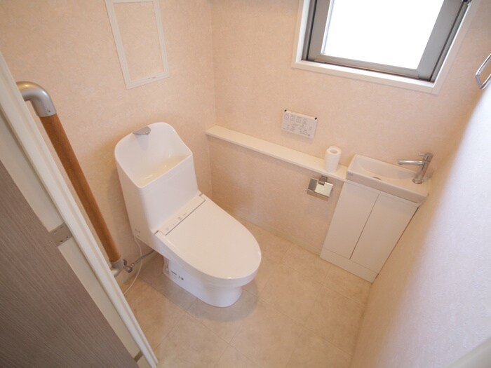 物件内観写真14　(トイレ)