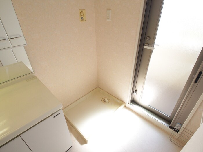 物件内観写真20　(洗濯機置場)