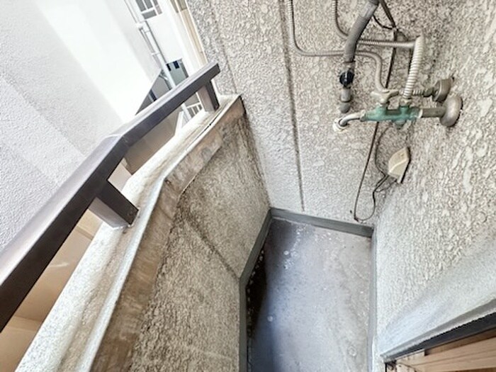 物件内観写真11　(洗濯機置場)