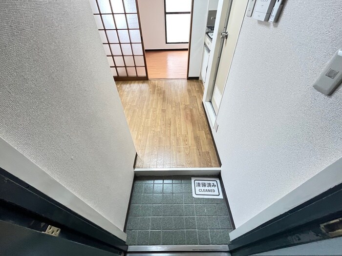 物件内観写真17　(玄関)