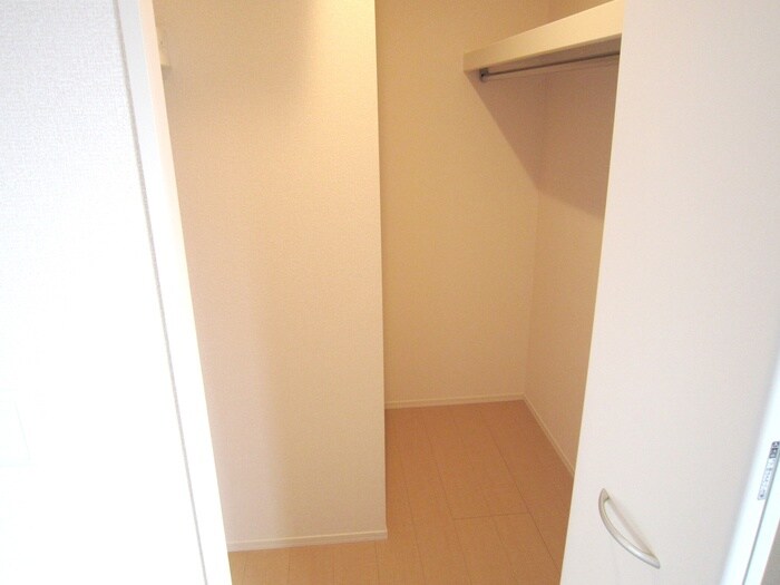 物件内観写真10　(収納)