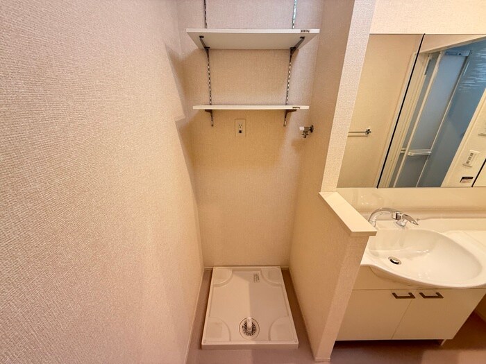 物件内観写真12　(洗濯機置場)