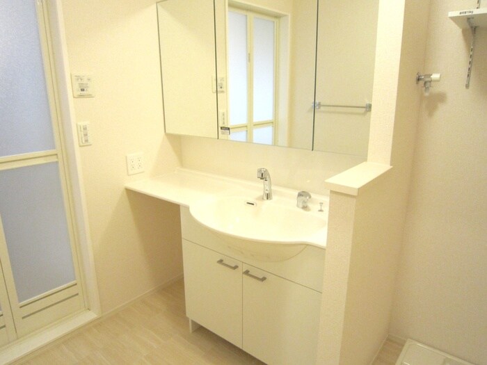 物件内観写真13　(洗面)