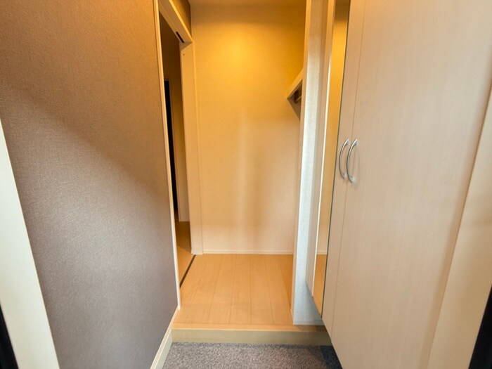 物件内観写真19　(玄関)