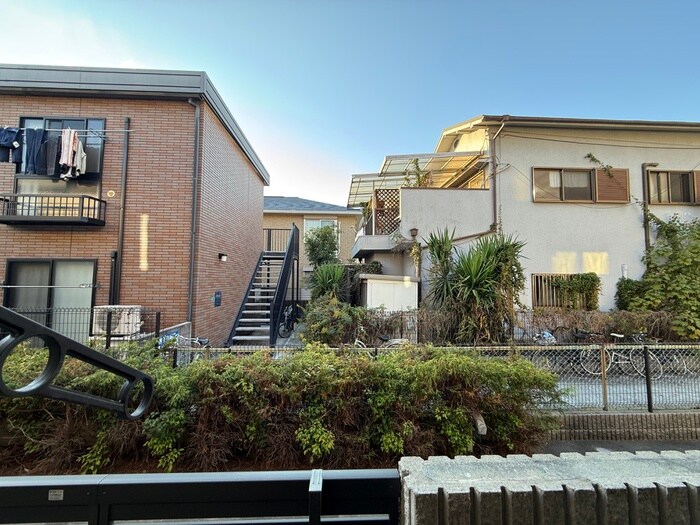 物件内観写真21　(室内からの展望)