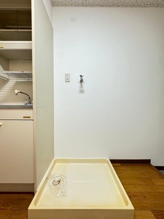 物件内観写真15　(洗濯機置場)