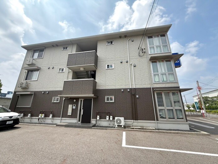 物件外観写真2　(外観写真)