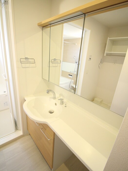 物件内観写真9　(洗面)