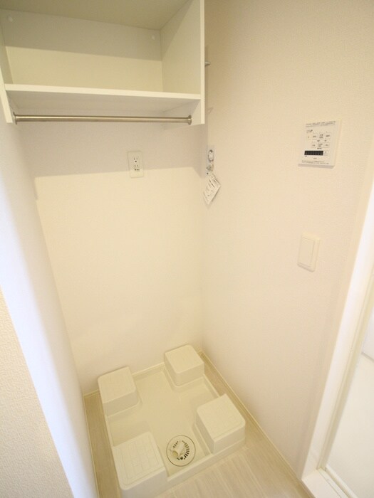 物件内観写真12　(洗濯機置場)